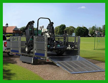 Sokoldalú, rengeteg féle kiegészítővel, 3500 kg összsúly